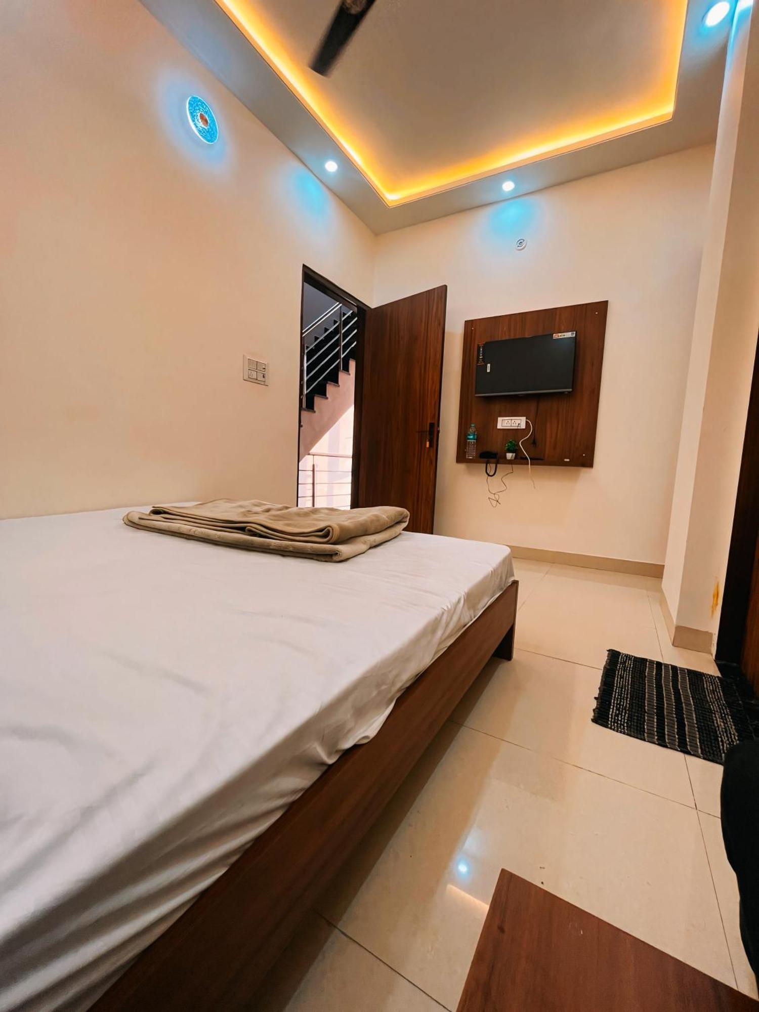 Hotel Pooja Jaipur Exterior photo